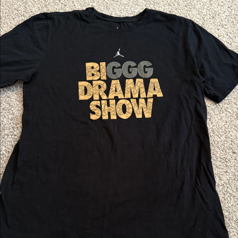 Jordan Black and Gold Graphic Tee.  GGG boxer rare Jordan t shirt
